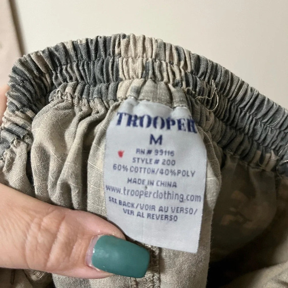 Boys all over pixel camo print elastic cargo shorts Trooper brand size medium - Picture 5 of 5